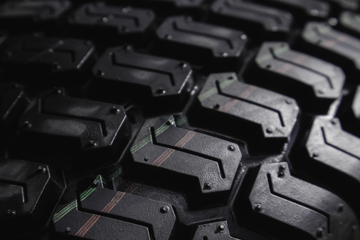 12" Turf Tire - Image 4